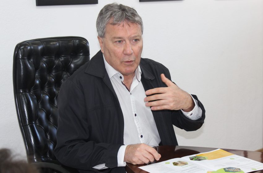  POLÍTICA: Tomazini…Saúde…Peti…Renúncias