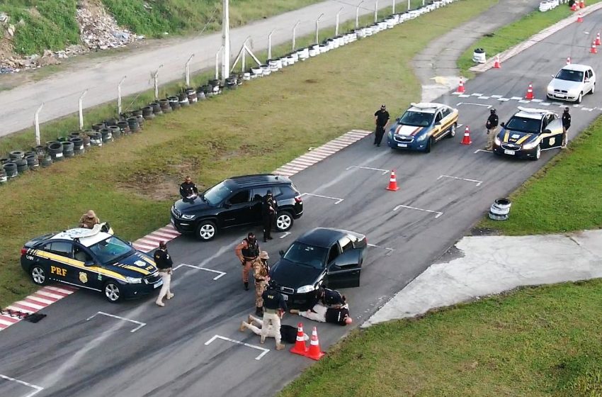  Mulher é presa na BR-116 durante treinamento das Polícias de SC e PR