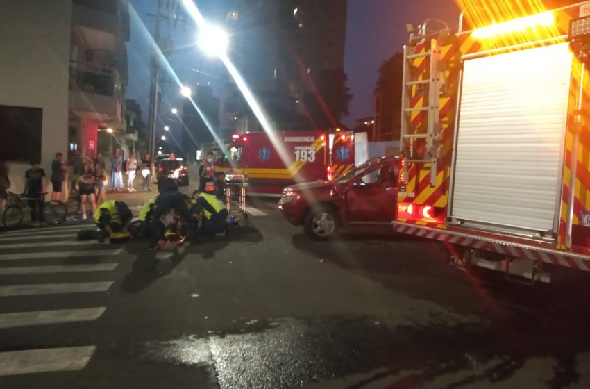  Colisão entre carro e moto resta em uma pessoa ferida