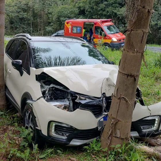  Tentativa de ultrapassagem quase termina em tragédia