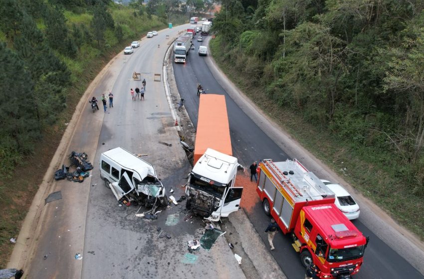  Caminhoneiro detalha como foi acidente com três mortes na BR-470: “Veio podando”