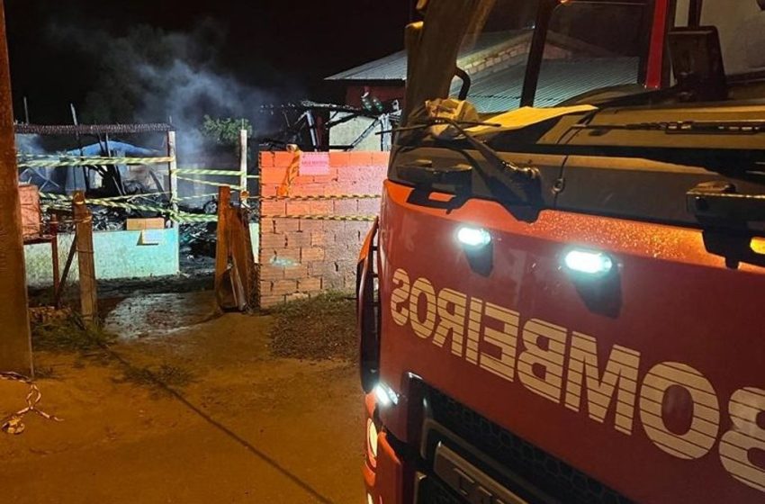  TRAGÉDIA : Duas pessoas morrem em incêndio