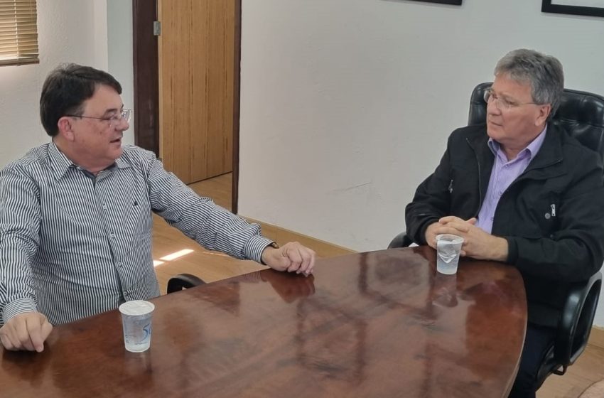  VISITA: Deputado esteve na prefeitura