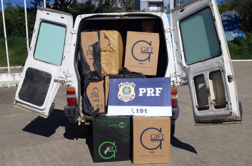  PRF e PM do Paraná apreendem carregamento com 18 mil maços de cigarros contrabandeados