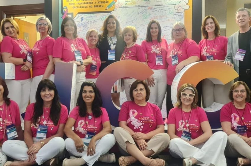  OUTUBRO ROSA: voluntárias no congresso em São Paulo