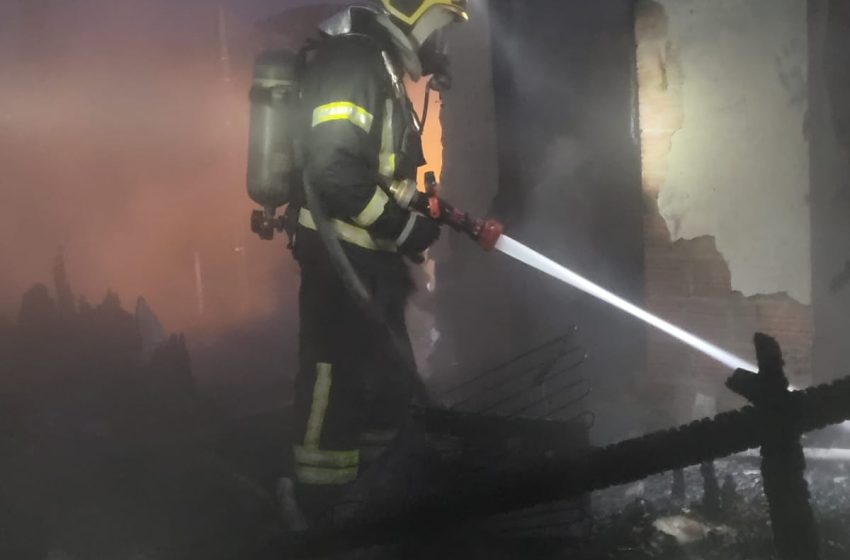  Incêndio em residência deixa família desguarnecida