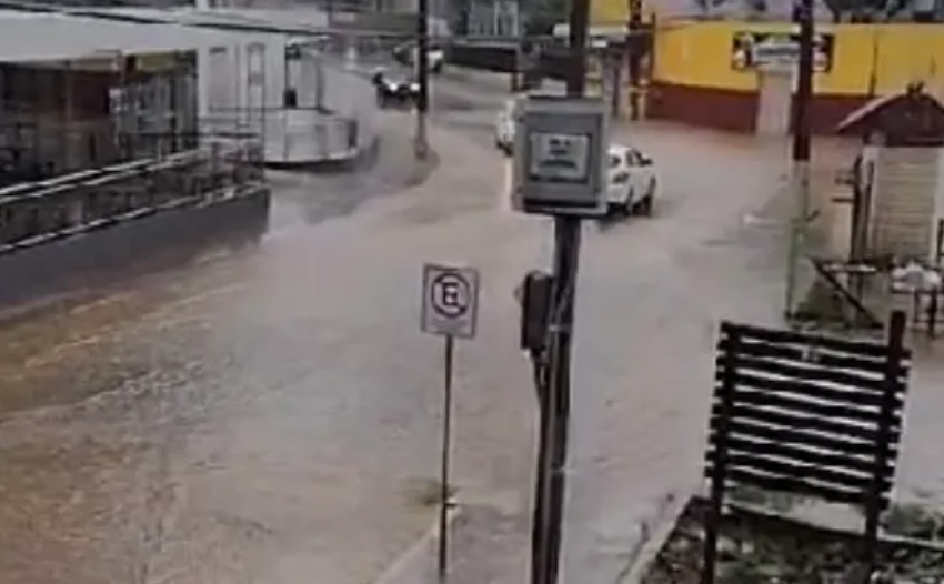  Algumas ruas ficaram alagadas em Rio Negrinho