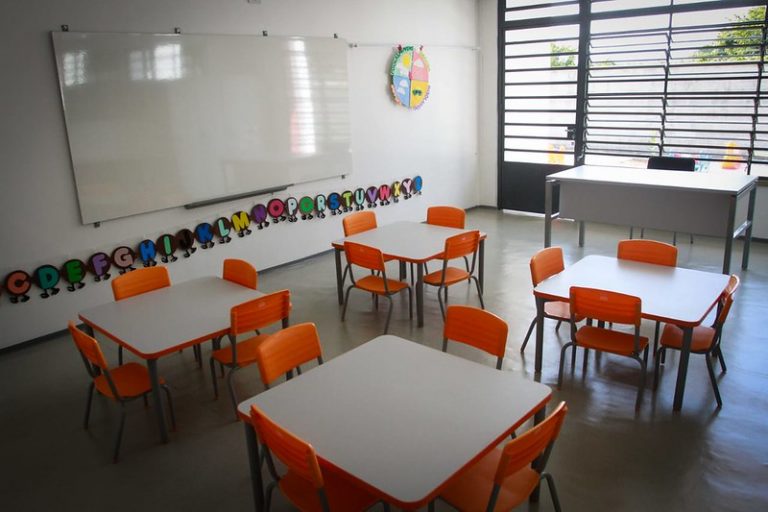  AGORA É LEI: divulgação de lista de espera por vaga em escolas e creches passa a ser obrigatória