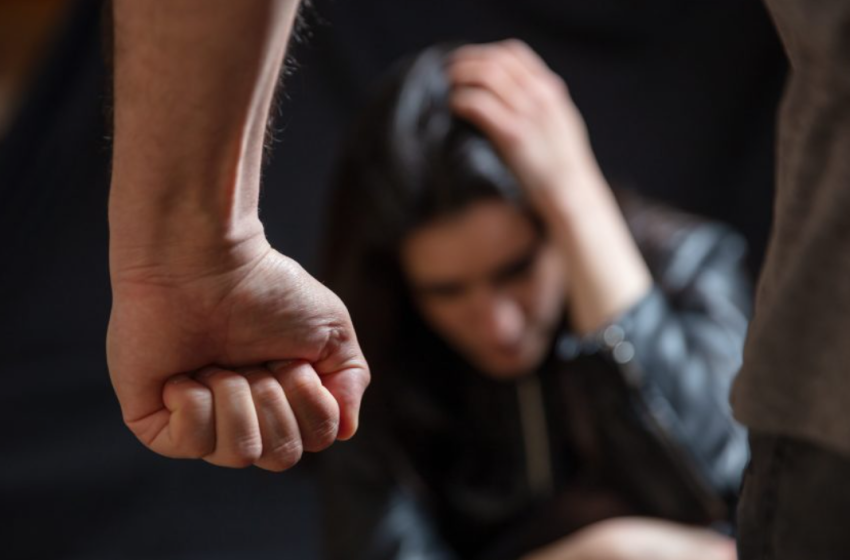  Mulheres vítimas de violência terão direito a auxílio-aluguel