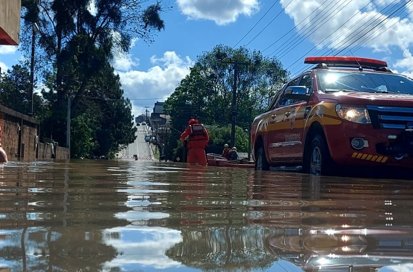  Chuvas dão muito trabalho para os Bombeiros