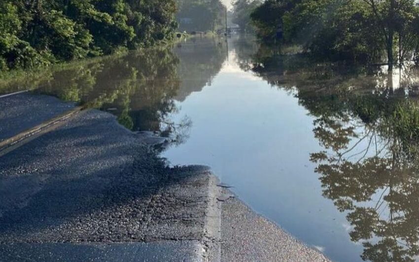 BR-470 tem trechos bloqueados nos dois sentidos por causa de alagamentos na pista