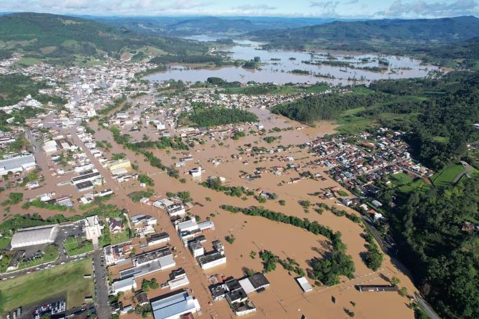 Cidades do Vale do Itajaí estão debaixo d’água