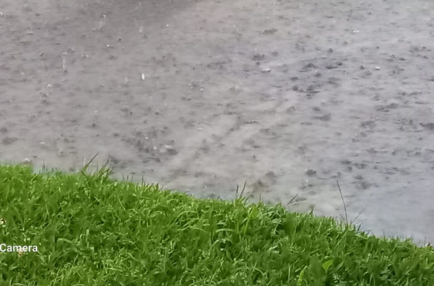  Região amanhece debaixo de fortes chuvas