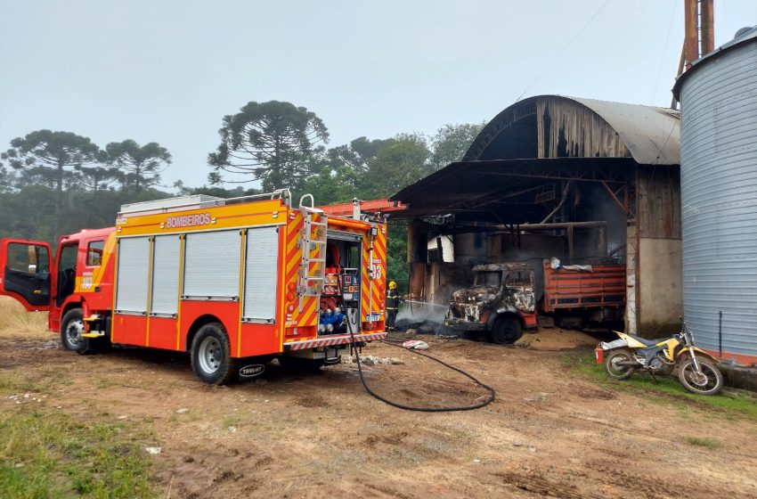  Incêndio destrói estufa