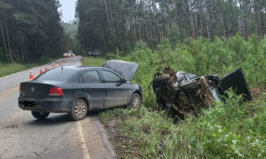  Veículo com placas de São Bento Sul se envolve em acidente em Itaiópolis