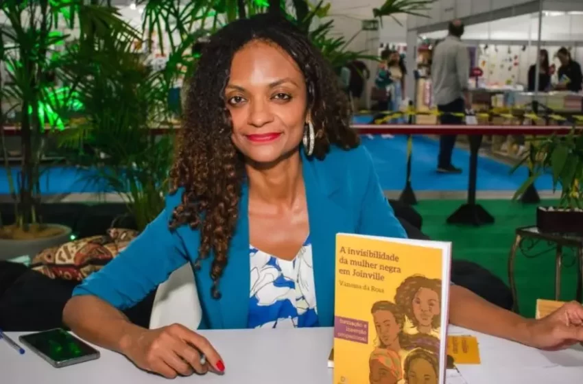  Deputada de Joinville é a primeira mulher negra a assumir vaga na Alesc desde 1934