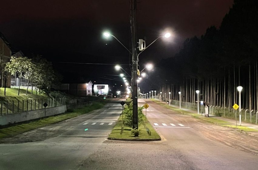  Mais áreas da cidade recebem iluminação pública de LED