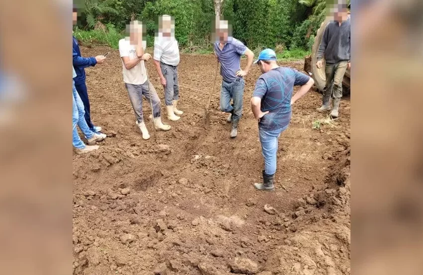  Idosos achados mortos e enterrados tiveram contas movimentadas enquanto estavam desaparecidos
