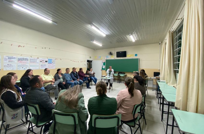  Moradores do Rio Vermelho Estação recebem orientações sobre insetos