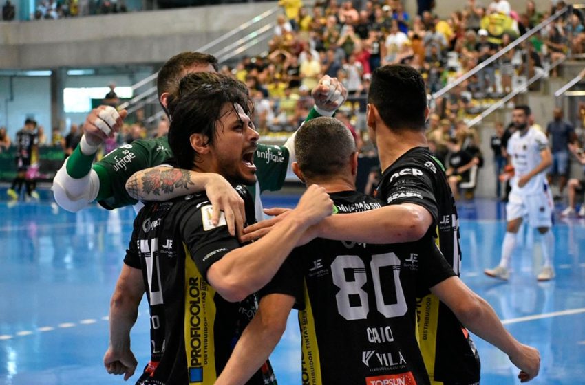  Jaraguá Futsal está na final do estadual