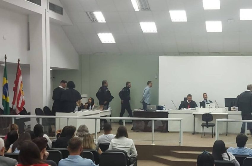  Assassino de esposa e filho pega pena máxima em Blumenau e juiz cita “cena de horror”