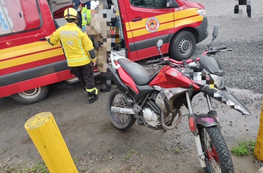  Veículo colidiu com moto e fugiu do local
