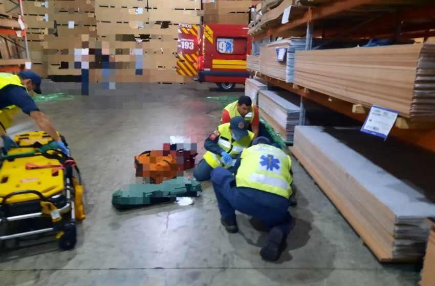  Jovem sofre acidente de trabalho e é conduzido com ferimento grave ao hospital