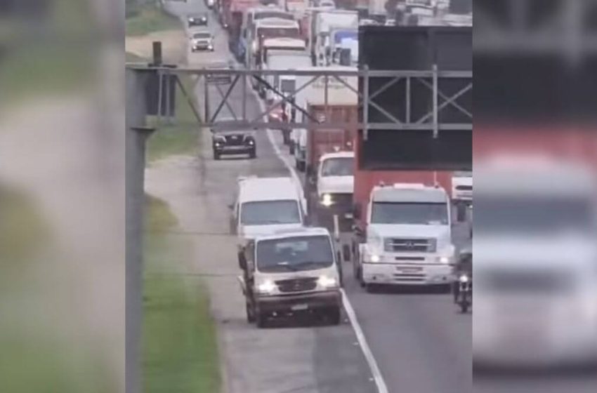  Câmera flagra motoristas “espertinhos” e PRF multa mais de 20 na BR-101