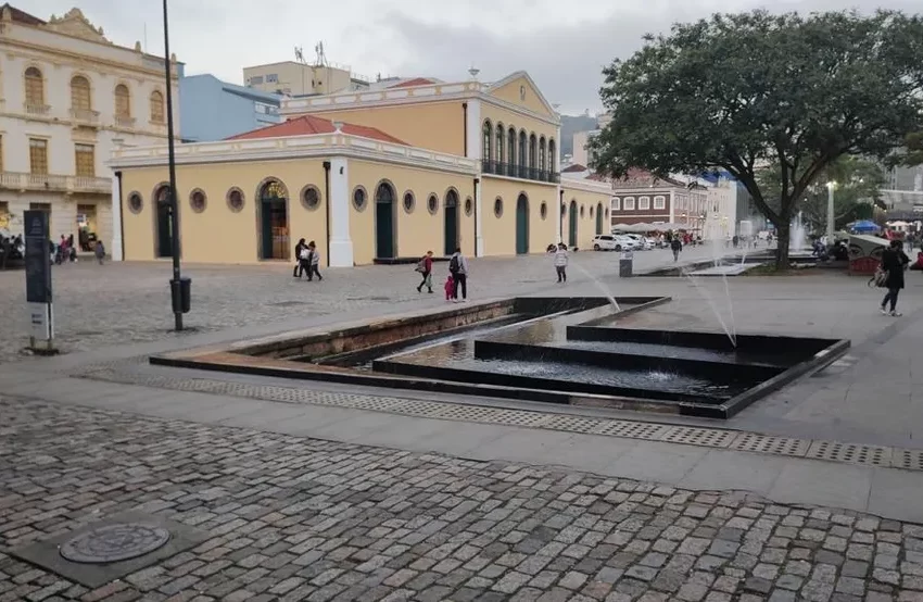  Adolescente de 17 anos morre após ser esfaqueado no peito