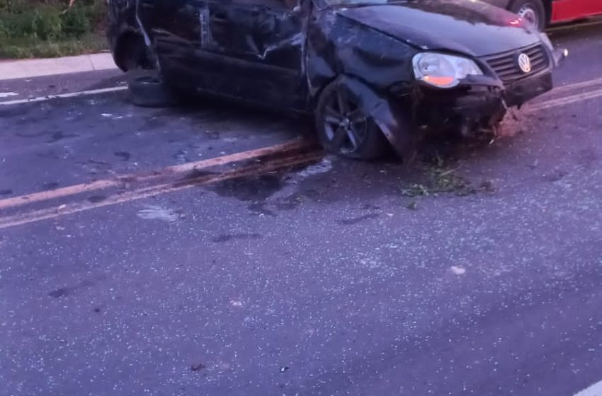  Saída de pista seguida de capotamento deixa um ferido