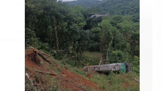  Saída de pista seguida de capotamento na SC-418