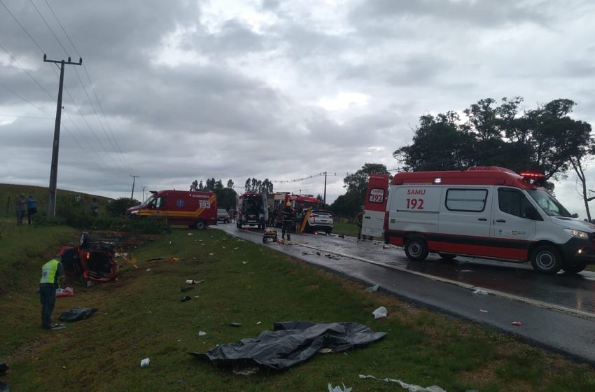  Três homens morrem em grave acidente na BR-280 no Norte de SC
