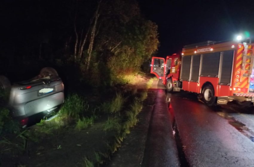  Saída de pista seguida de capotamento deixa um ferido