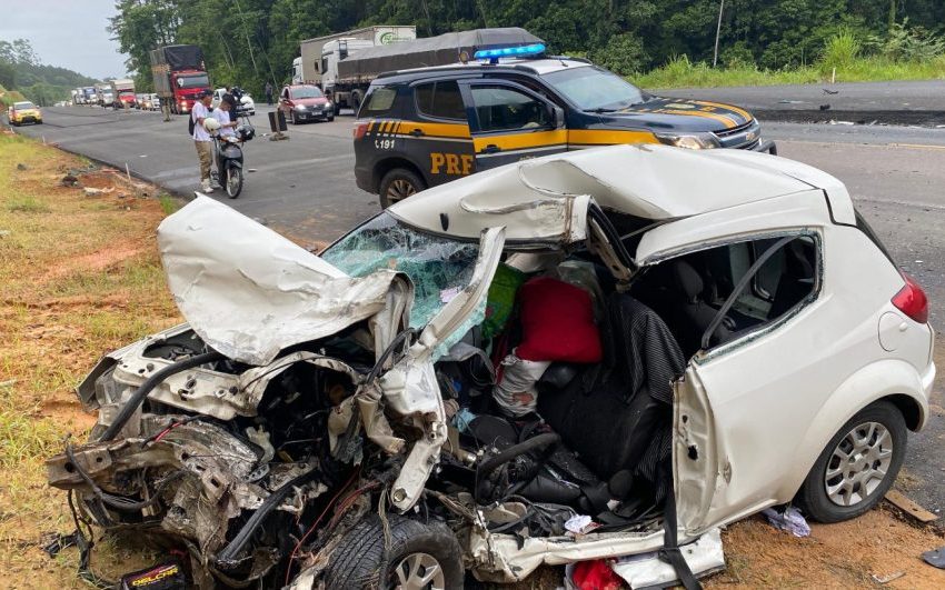  Motorista morre em acidente com caminhão na BR-470