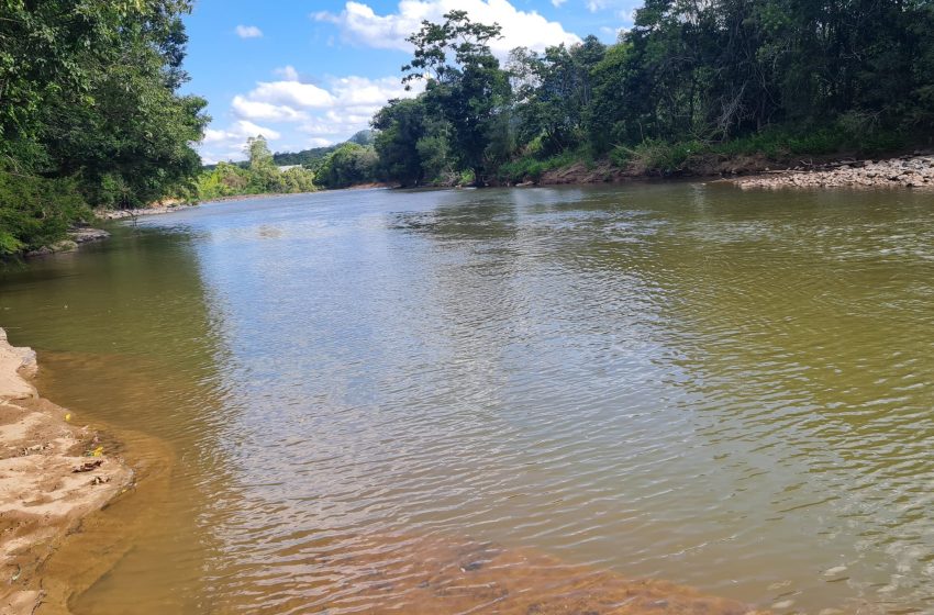  Mulher morre afogada em rio no Vale do Itajaí