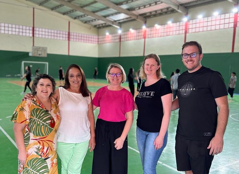  Ginásio escolar recebe o nome de Professor Fernando Vaz Pereira