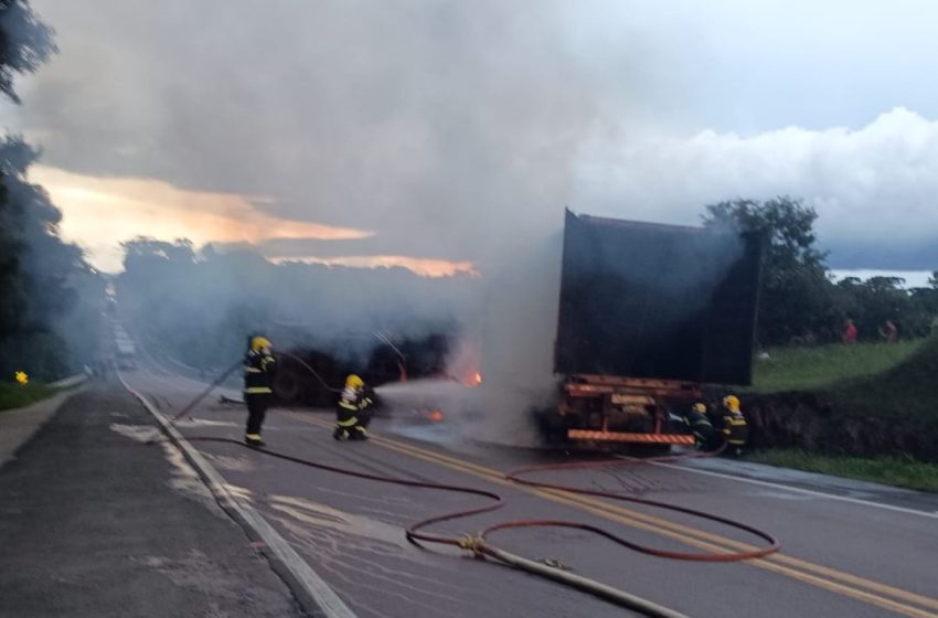  MORTE EM RODOVIA: Dois morrem queimados