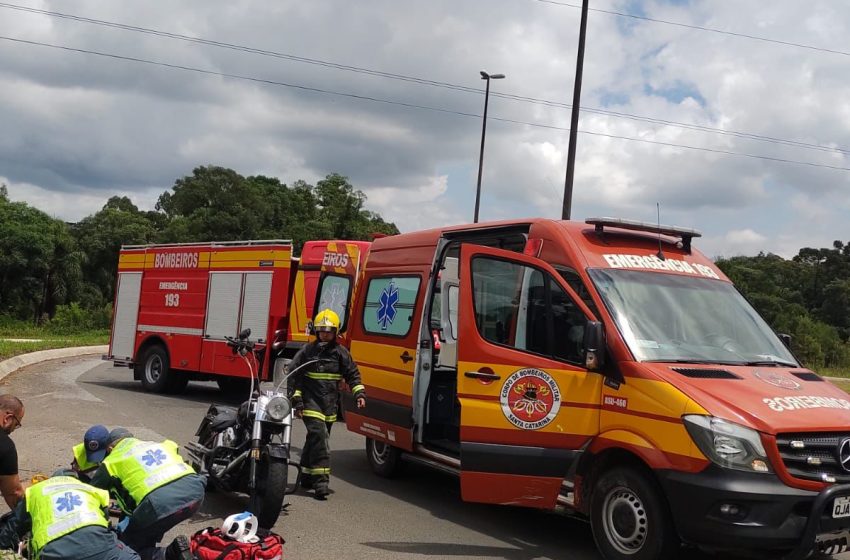  Motoqueiro sofre fratura após sofrer queda de moto
