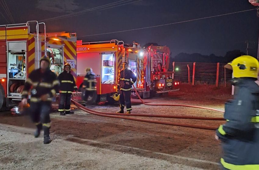  Incêndio na madrugada