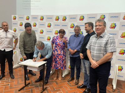  Amunesc empossa nova diretoria