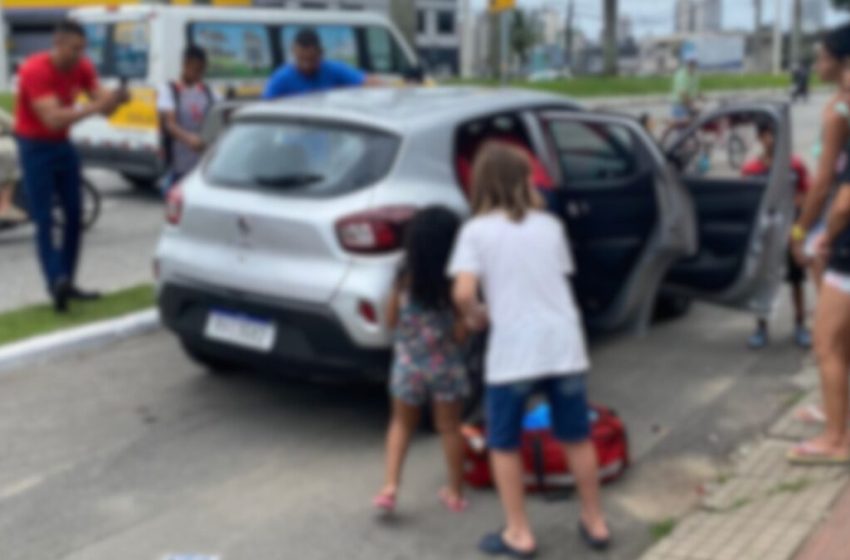  Bombeiros se emocionam após auxiliar parto dentro de carro