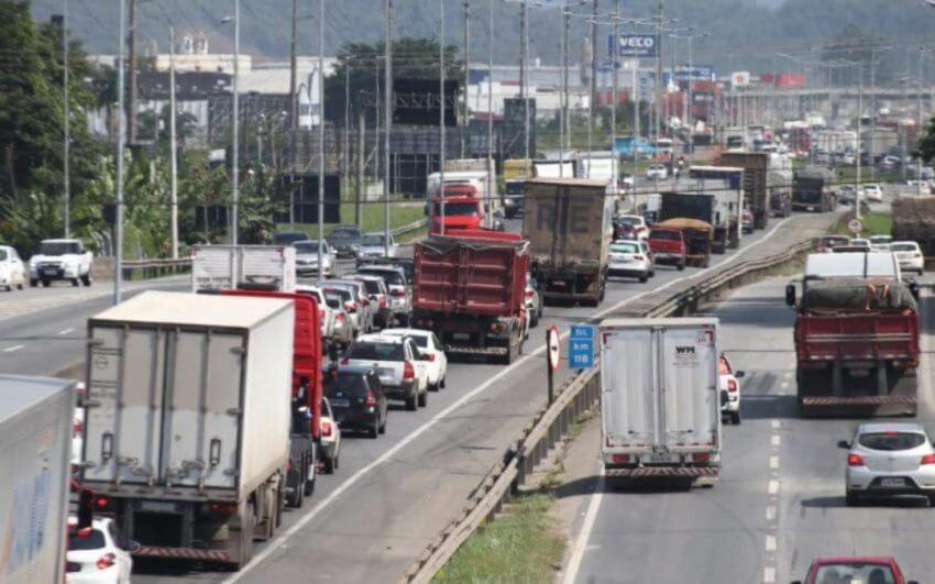  Pedágios nas rodovias federais poderão ser pagos com PIX, define Ministério dos Transportes