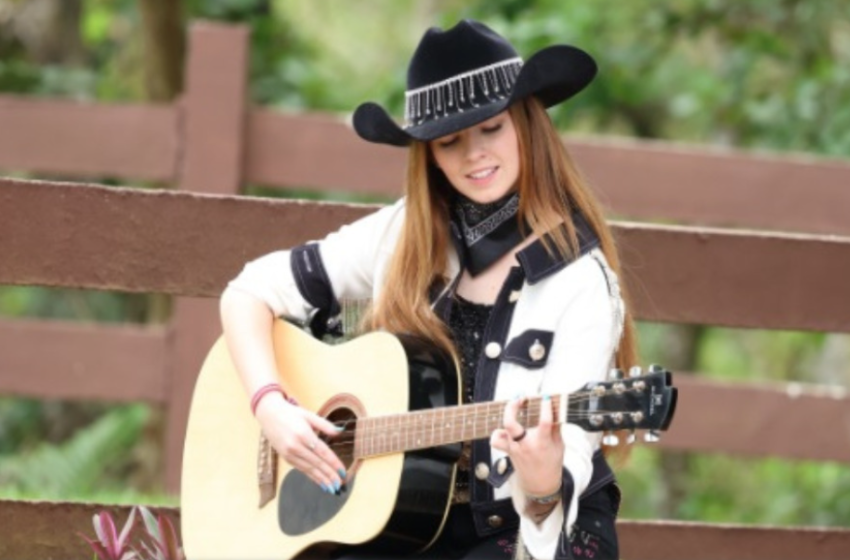  Com sucesso de “Agropaty”, jovem de SC decola no sertanejo e lança novo hit