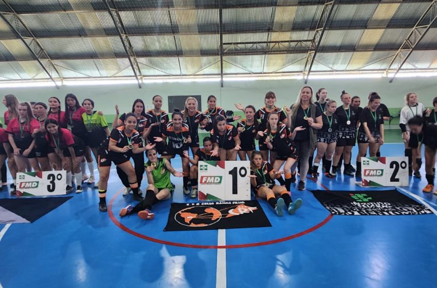  Equipes de futsal garantem vaga no microrregional dos Jogos Escolares