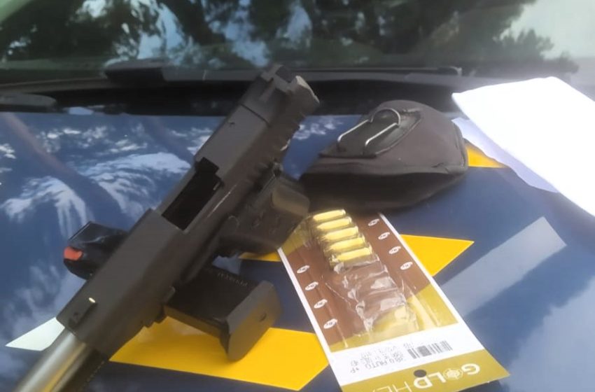  Pistola e munições são apreendidas na BR-280 em Rio Negrinho