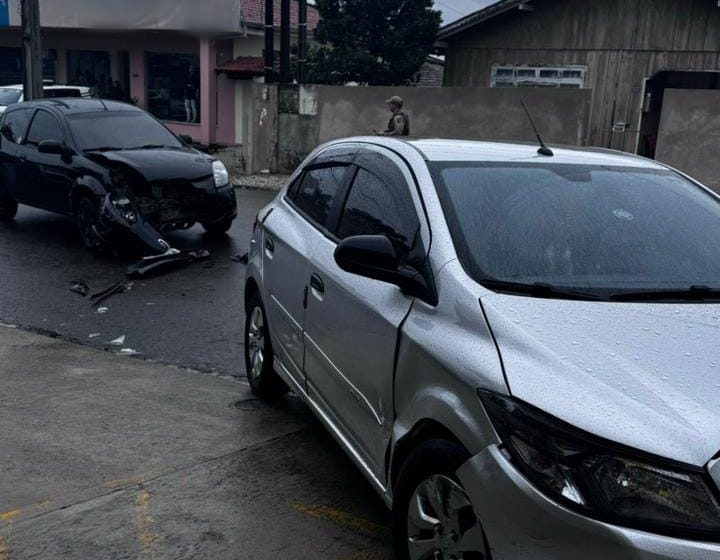  Acidente de trânsito deixa um ferido em Rio Negrinho
