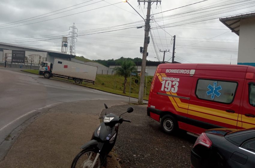  Acidente na SC-418 deixa uma mulher ferida