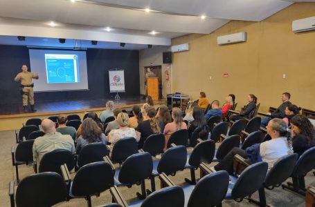 Rede Catarina palestra para Assistência Social e Saúde