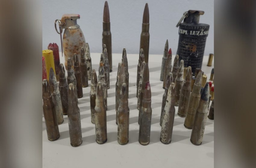  Esconderijo de artefatos de guerra em casa no interior de SC surpreende a polícia