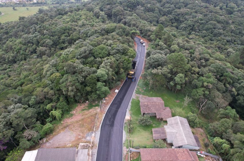  Rua Lino Roesler em Serra Alta recebe pavimentação